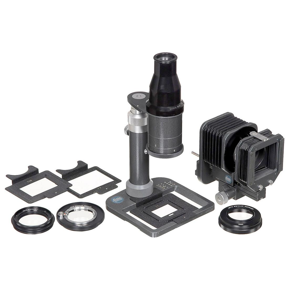 Leitz Copying Stand and Bellows II for Leica M: Leitz Copying Stand and Bellows II for Leica M Leitz, Wetzlar. 1) Leica M Copying Stand BEOON 1:3-1:1 with masks and BEOON magnifiers, near-mint. (1/1) - And: 2) Leica bellows II (16556) with lens sha