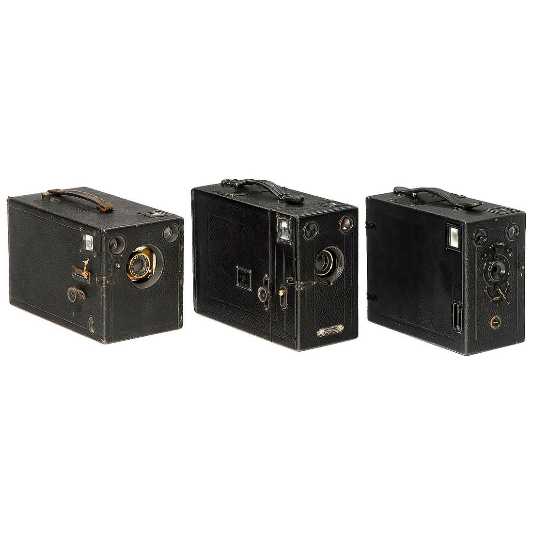 3 Magazine Cameras from England: 3 Magazine Cameras from England 1) Houghtons, London. Klito (the original), c. 1904, for plates of 3 ¼ x 4 ¼ in., Beck Symmetrical Lens, shutter ½-1/100 sec. (3/2) - 2) Houghtons, London. Klito No.