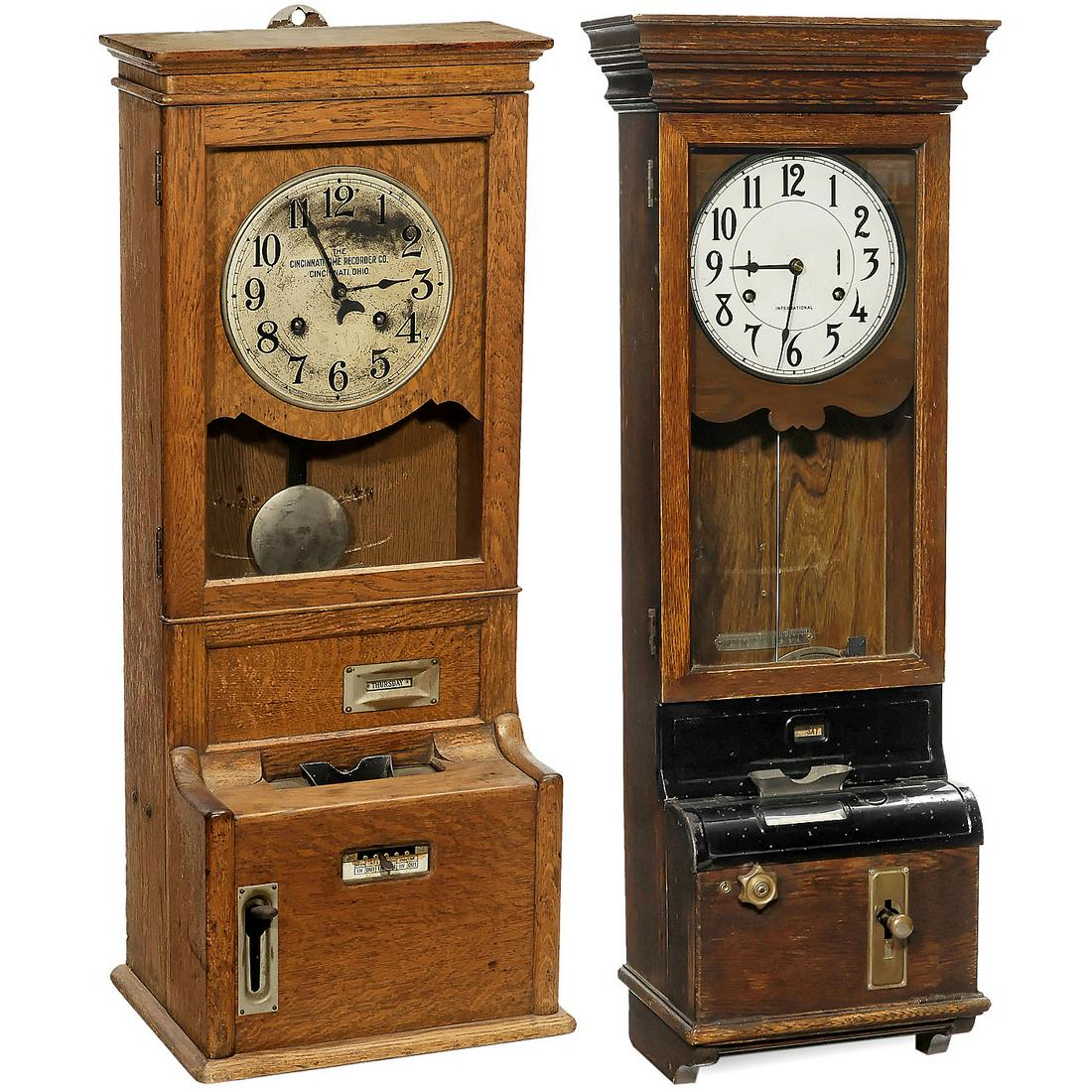 2 American Time Clocks: 2 American Time Clocks 1) "The Cincinnati", c. 1920, model 37, made by The Cincinnati Time Recorders Company, Ohio, USA. Card recorder, wall-mounted oak case, spring-driven, complete with pendulum, h