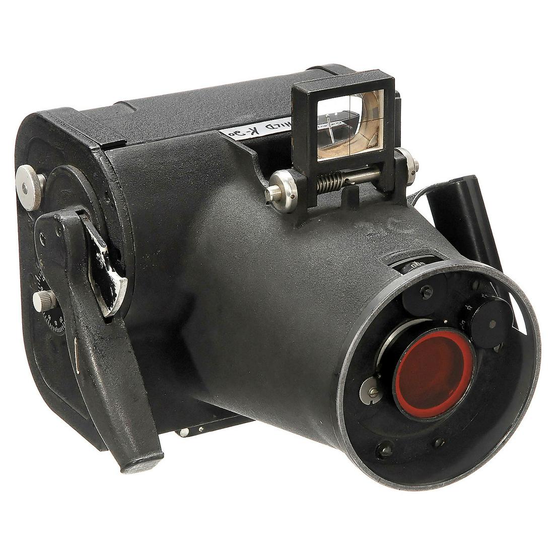 "Fairchild K-20" Aerial Camera, c. 1945: "Fairchild K-20" Aerial Camera, c. 1945 Fairchild, USA. Special rollfilm, size 13 x 13 cm, shutter 1/125-1/500 sec., working excellently! Lens: Paragon Anastigmat 4,5/163 mm. Luftbildkamera "Fairchild