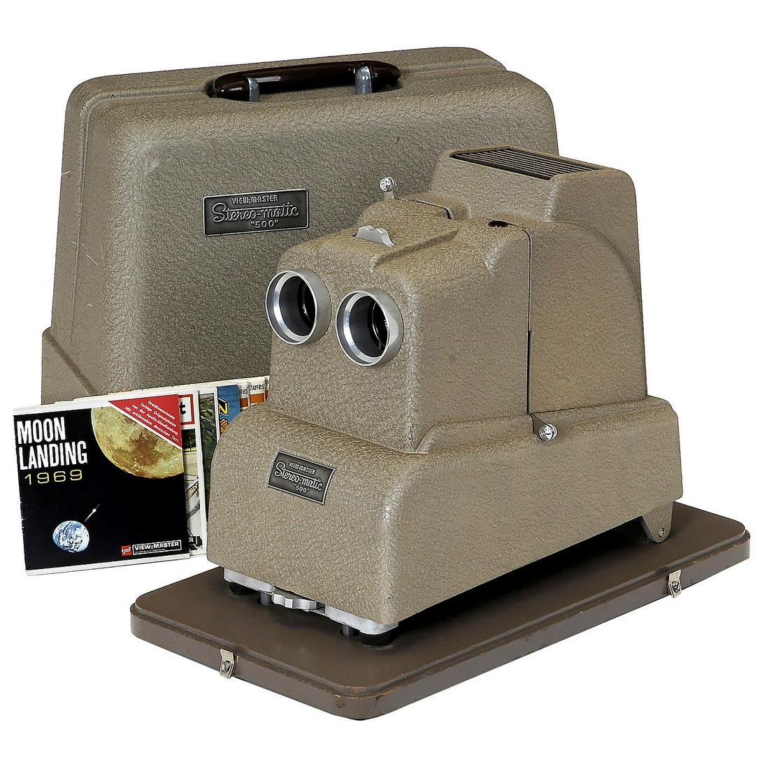 View-Master Stereo-matic 500 Projector: View-Master Stereo-matic 500 Projector 1) Sawyers, USA. For View-Master reels, 115 V, original lamp, with case. Fan and lamp working. - 2) View-Master reels US: 3 x Startrek. - 3) View-Master German