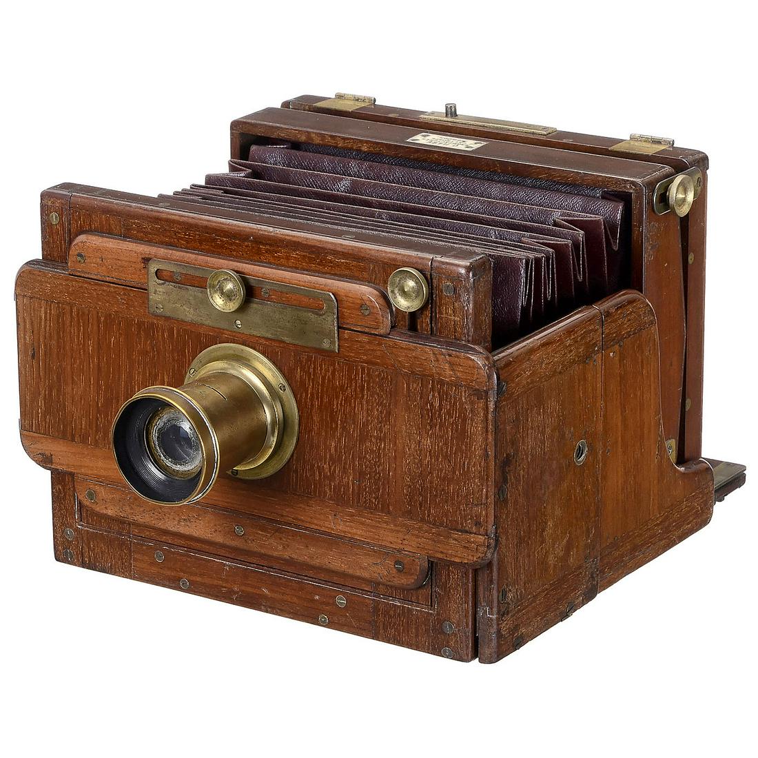 Stereo Camera by George Hare with Sliding Lens Board,: Stereo Camera by George Hare with Sliding Lens Board, c. 1864 George Hare, Calthorpe St., London. Stereo wet-plate camera with single lens and sliding lens board, for stereo and mono pictures, tropic