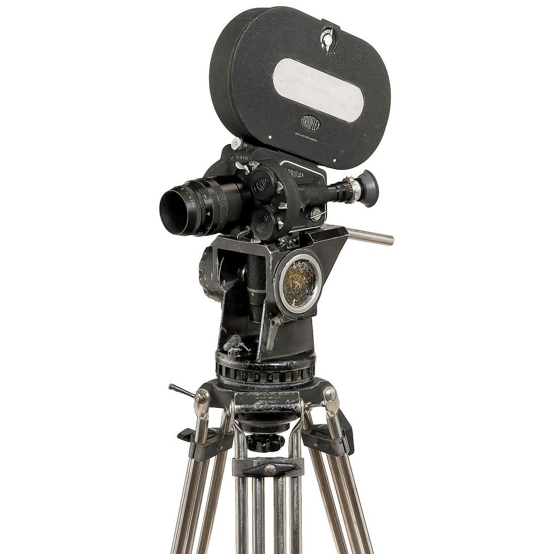 Arriflex IIB (Röntgen) Outfit, c. 1955: Arriflex IIB (Röntgen) Outfit, c. 1955 Arnold & Richter, Munich. Body no. B5180, reflex camera for 3 lenses in lens turret, with Zeiss Sonnar 1:2/85 mm, electric motor drive, 3 cassettes for 35mm fi