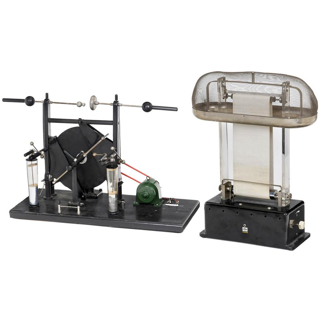 Van de Graaff Generator and Wimshurst's Electrostatic (1 of 3)