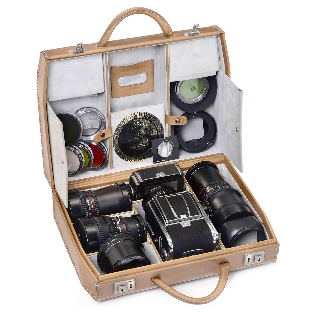 Hasselblad 500 C/M Outfit, 1974 (1 of 2)