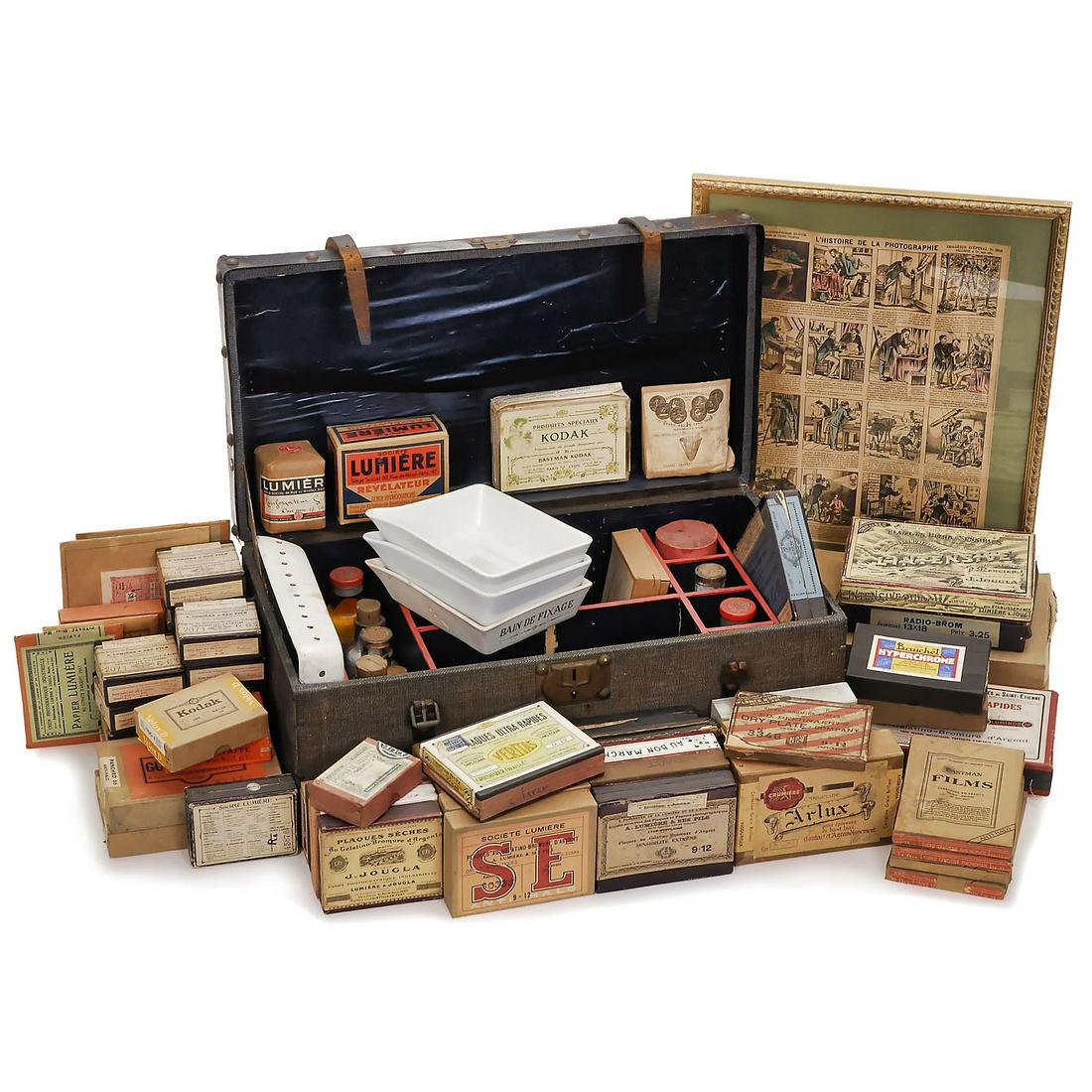 Collection of Photochemistry, Photo Plates and Photo: Collection of Photochemistry, Photo Plates and Photo Films 1) Framed print of 37 x 27 cm "Histoire de la Photographie", Imagerie d’Épinal No. 3838, informative presentation on Niépce, Daguerre, Ar