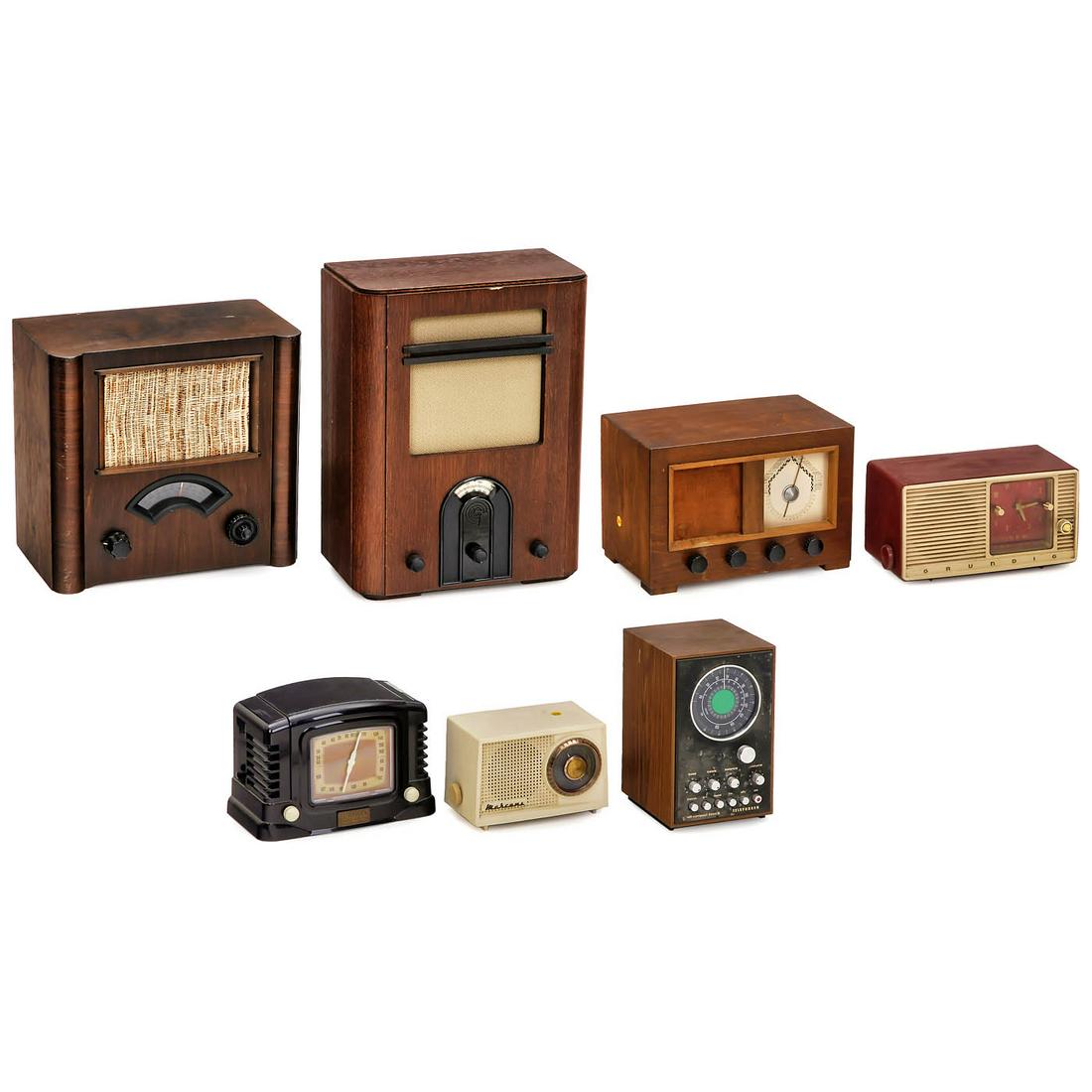 7 Modern Radios and Replicas (1 of 4)