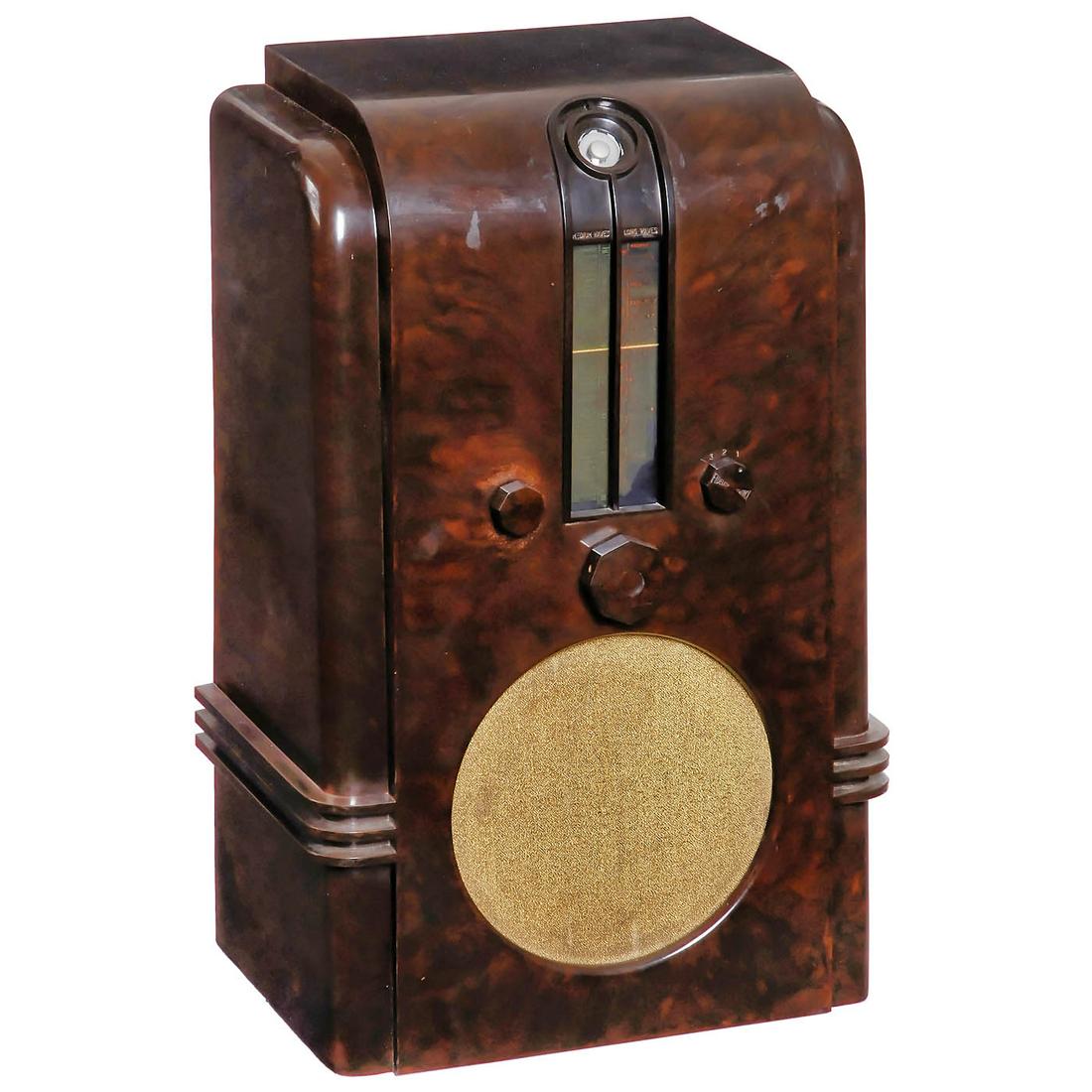 Ekco All Electric AC97 Radio, 1936 (1 of 2)