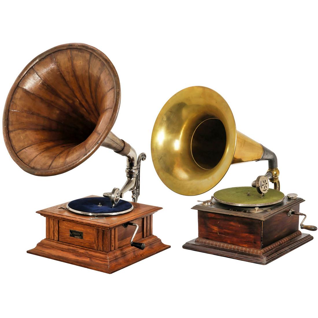 2 Horn Gramophones (1 of 3)