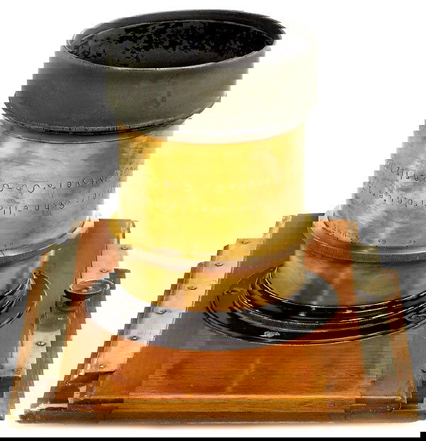 Atelier-Schnellarbeiter 3/31 cm, 1903: Hugo Meyer & Co., Görlitz, Nr. 346.466, Messingobjektiv auf Objektivbrett, Aluminiumblende. Blendenring repariert. Ungewöhnlich lichtstark! "Atelier-Schnellarbeiter 3/31 cm", by Meyer, Görlitz. Bra