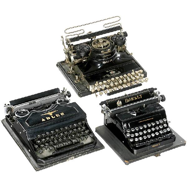 3 Typewriters: 3 Typewriters 1) "Hammond Folding Mod. 26", 1921. With case. (2/2) - 2) "Adler Mod. 48", c. 1935. One key is slow, with case. (2/2) - And: 3) "Bar-Let Mod. 2", 1935. With case. (2/2) Deutsche Beschrei