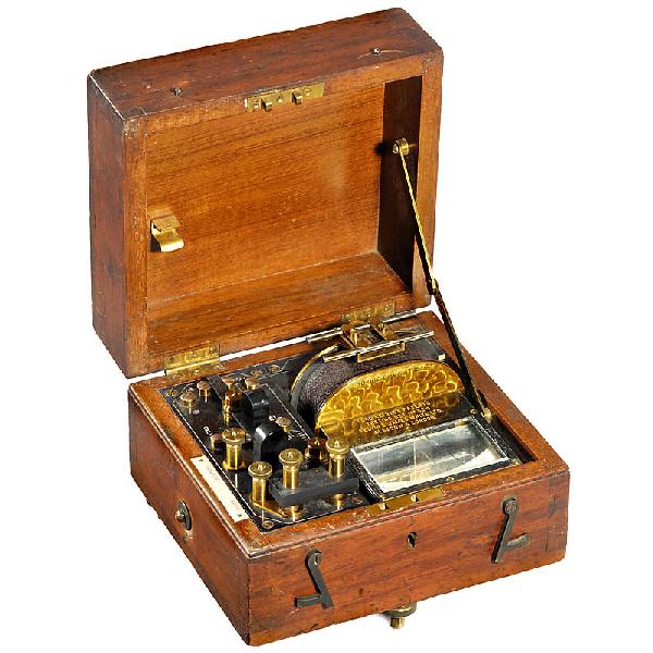 Galvanometer "Lord Kelvin's Patents Testing Set",: Galvanometer "Lord Kelvin's Patents Testing Set", 1910 Manufactured by: Kelvin & James White Ltd., Glasgow & London, serial no. 324, an British precision instrument used for measuring the resistance o