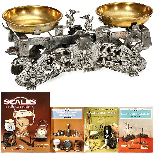 Market Scale "Ideal": Market Scale "Ideal" Marked "Ideal Lublin", up to 1 kg, cast iron with griffin design, brass pans. With 4 collector's books about scales. Deutsche Beschreibung: Oberschalige Tafelwaage "Ideal" Bezeich