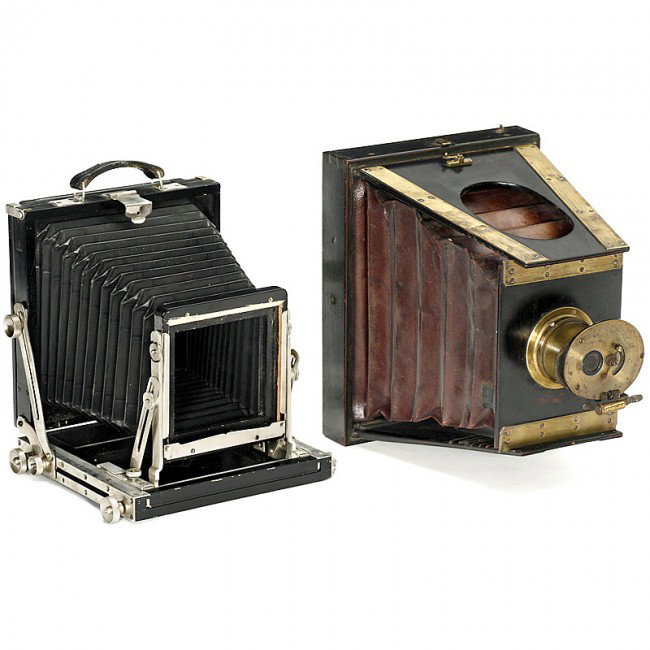 Strut and Field Camera: Strut and Field Camera 1) Unmarked strut camera 13 x 18 cm, presumably France (Tissandier?), precious wood, black, rotating shutter, unmarked brass lens. (4/5) - And: 2) Ikeda Factory, Japan. Anba 9 x