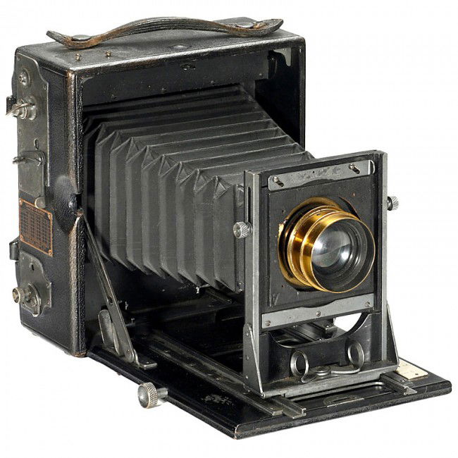 Early Speed Graphic Camera, c. 1915