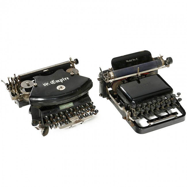 "Herald Mod. 8" (Armstrong), 1903: "Herald Mod. 8" (Armstrong), 1903 1) French version of the "American" or "Armstrong". Carriage move defective! - With leather case! (4/4) - And: 2) "The Empire", 1895, serial no. 7066, no front frame.