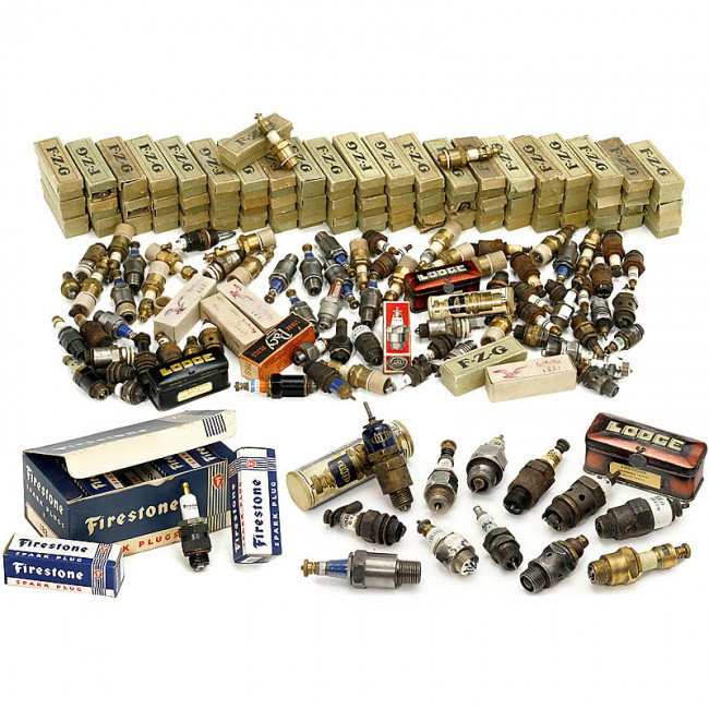 About 150 Historical Sparking Plugs, c. 1920: About 150 Historical Sparking Plugs, c. 1920 More than 100 in unused condition, partly originally boxed, European and American manufacturers, among to other "Edison", "Lodge", "Bosch", "Bethlehem", "M