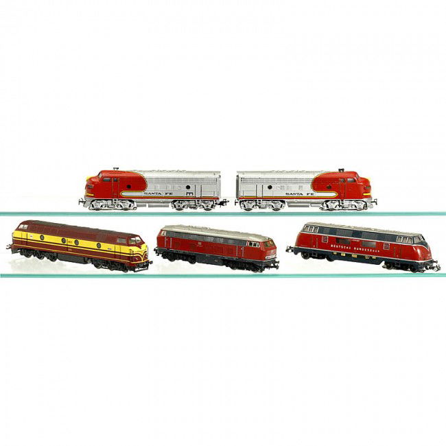 4 Diesel Locomotives "Märklin", Gauge H0: 4 Diesel Locomotives "Märklin", Gauge H0 1) Series 1800 of the CFL (Luxembourg-Göppingen), no. 83468. - 2) BR V160, no. 3075. - 3) BR V200, no. 3021. - And: 4) American locomotive with supplement ca