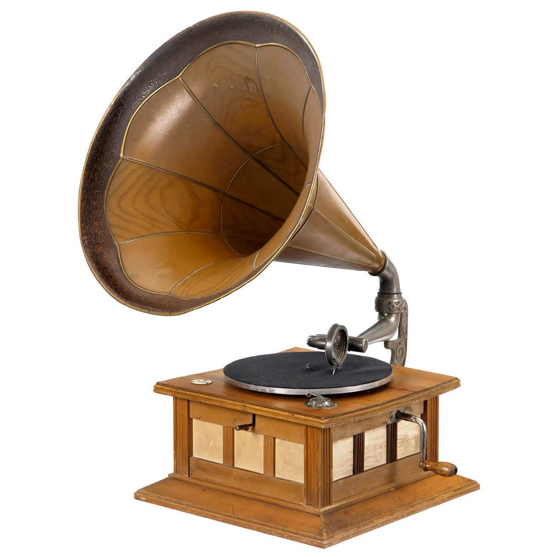 Triumphone Horn Gramophone, c. 1914 (1 of 2)