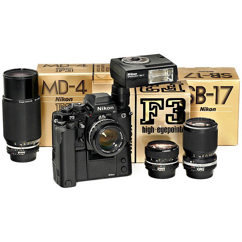 Nikon F3 HP Outfit: Nikon F3 HP Outfit Nikon, Japan. 1) Nikon F3 HP, with box. (2-3/-) - 2) Nikon Motor Drive MD-4, with box. (2-3/-) - 3) Nikon Speedlight SB-17, with box. (3+/-) - 4) Nikkor 1,4/50 mm AI. (3+/2) - 5) Ni