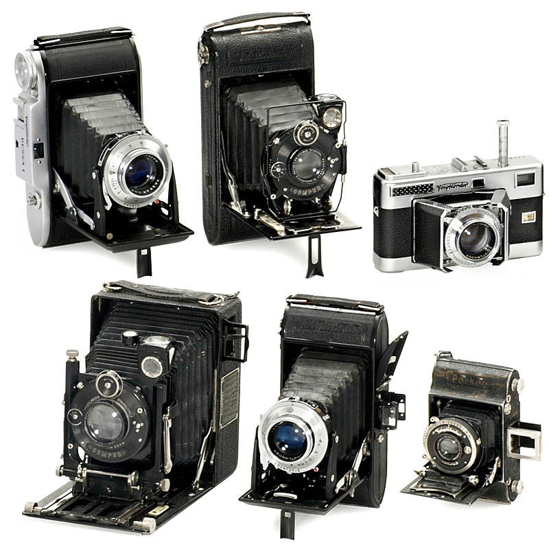 6 Voigtländer Cameras: 6 Voigtländer Cameras Voigtländer, Braunschweig. 1) Bergheil 9 x 12 cm, Heliar 4,5/13,5 cm in dial Compur. (3+/3-) - 2) Perkeo 3 x 4 cm, 1932, Skopar 3,5/5,5 cm in Compur, early version with frame f