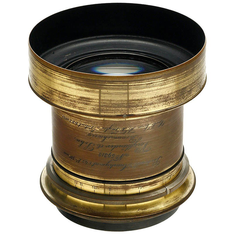 Voigtländer Portrait-Anastigmat 4,5/360 mm, 1899: Voigtländer Portrait-Anastigmat 4,5/360 mm, 1899 Voigtländer, Braunschweig. Produced by H. D. Taylor in England in license for Voigtländer, engraving: "Cooke Linse, H. D. Taylor's Patent, D.R.P. 86