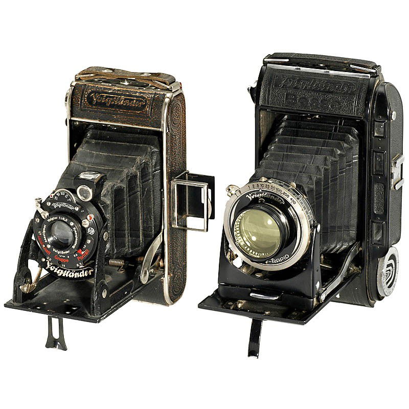 Rangefinder-Bessa and Bessa 6 x 9: Rangefinder-Bessa and Bessa 6 x 9 Voigtländer, Braunschweig. 1) Rangefinder-Bessa, 1948, Heliar 3,5/10,5 cm, Compur-Rapid, synchronization, with yellow filter, long shutter speeds stuck. (3-/3-) - An