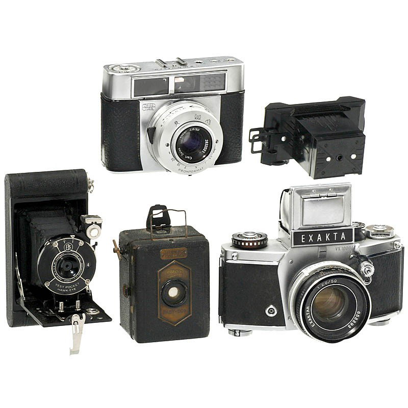 Assorted Camera Lot: Assorted Camera Lot 1) Ihagee, Dresden. Exakta VX1000, Exaktar 2,0/50 mm. (4/4). - 2) Zeiss Ikon, Stuttgart. Symbolica II, Tessar 2,8/50 mm. (3/3-) - 3) Zeiss Ikon, Dresden. Baby Box, metal front plat