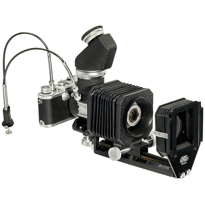 Leica III (F) with Visoflex and Bellows: Leica III (F) with Visoflex and Bellows Leitz, Wetzlar. 1) Leica III, no. 276287, 1938. - 2) Visoflex I. - 3) 45° magnifier, PEGOO. - 4) Double cable-release. - 5) Bellows I, UXOOR. - 6) Compendium l
