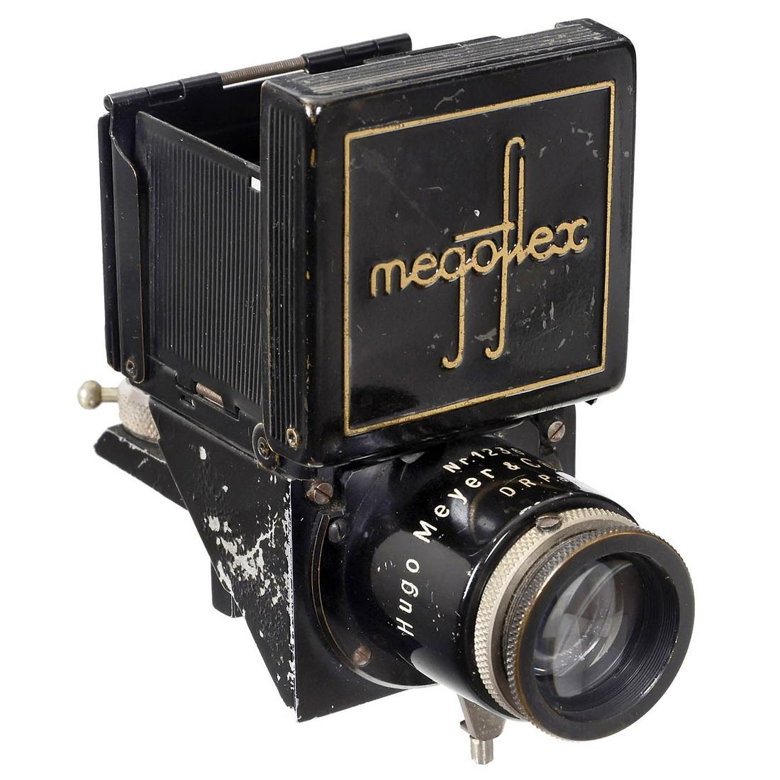 Megoflex Reflex Viewfinder for Leica Screw-Mount: Megoflex Reflex Viewfinder for Leica Screw-Mount Hugo Meyer & Co., Görlitz, Germany. No. 1236, rangefinder for Leica, engraved "II" on the underside, adjustable, ground-glass image good, mirror s