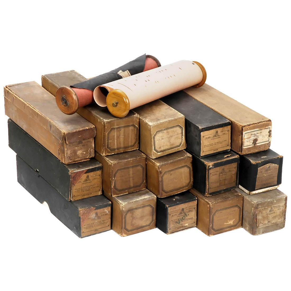 17 Popper Piano Rolls: 17 Popper Piano Rolls Popper & Co., Leipzig. Serial rolls with 1 to 3 titles each, jazz band dance rolls and 1 violin roll. - In addition: 3 rolls with damaged coils. 17 Notenrollen "Popper" Herstelle