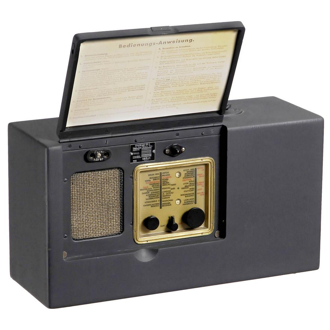 Braun ER 3 Troop Support Receiver, 1942: Braun ER 3 Troop Support Receiver, 1942 Max Braun, Frankfurt. 4 steel tubes, long wave, medium wave and short wave, operated with 2-volt nickel cadmium collector and 90-volt anode battery, built-in lo