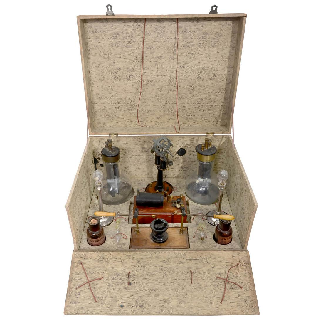 French Experiment Box for Demonstrating Electricity, c. 1910 (1 of 2)
