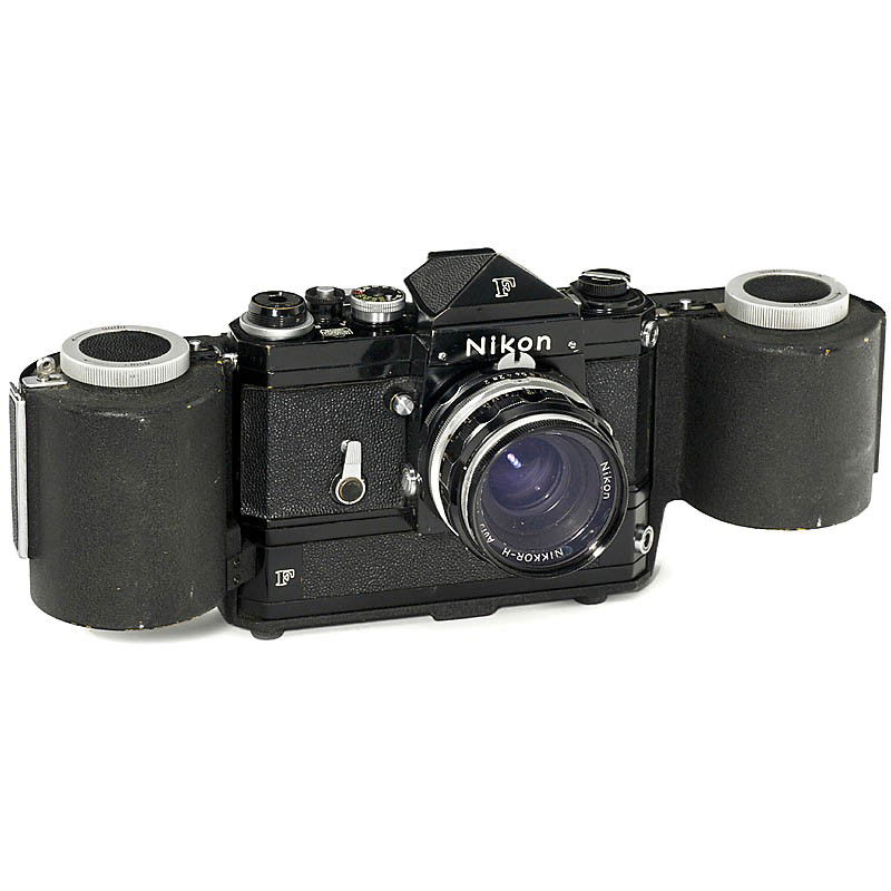 Nikon F-Eyelevel and Motor Drive F-250, 1959: Nikon F-Eyelevel and Motor Drive F-250, 1959 Nippon Kogaku, Tokyo. Nikon F-Eyelevel, black, no. 6517780, with motor drive F-250, 2 cassettes inside. Nikkor-H Auto 2/50 mm, no. 2116934, filter screw wi