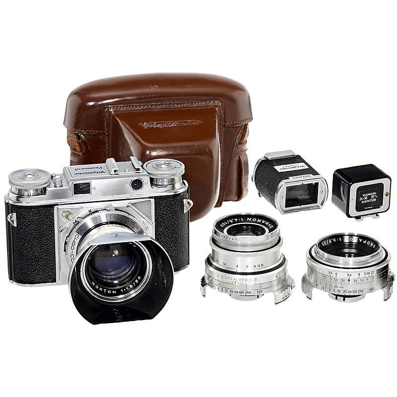 Prominent I Outfit in Top Condition, 1955: Prominent I Outfit in Top Condition, 1955 Voigtländer, Braunschweig. 1) Prominent I, second model, 1955, no. B 54139, Nokton 1,5/50 mm. - Camera and lens in excellent++ condition (like new)! (1/1) -