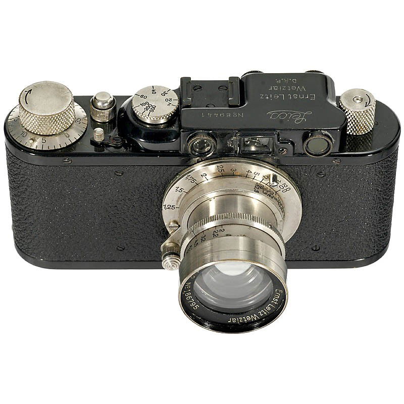 Leica II with Rigid Summar 2/5 cm, 1932/33: Leica II with Rigid Summar 2/5 cm, 1932/33 Leitz, Wetzlar. 1) Leica II (D), black/nickel, no. 89441, built-in rangefinder, contrast filter. Body in very good condition! - And: 2) Rigid Summar 2/5 cm,