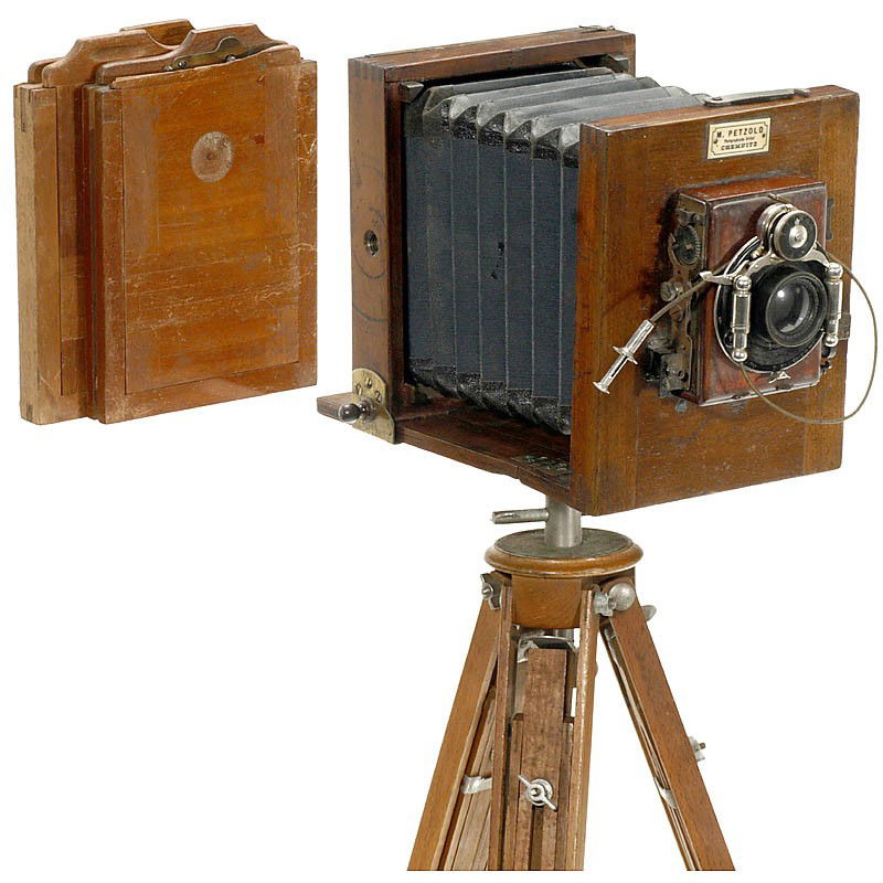 Small German Field Camera, c. 1890: Small German Field Camera, c. 1890 Unmarked, size 9 x 12 cm, tropical wood with brass fittings, Doppel-Anastigmat 5,4/120 mm, focal plane shutter (not working), green bellows with black corners. With
