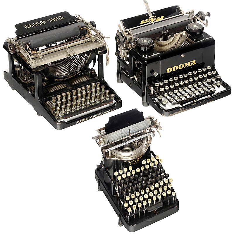 3 Typewriters: 3 Typewriters 1) "Remington-Sholes" (black), 1905. Frontstroke machine. (3-/3) - 2) Odoma, 1921. - Literature: Martin, 1949, p. 307. (2/2) - And: 3) "Yost No. 4", 1905. (4/4) 3 Schreibmaschinen 1) "Re
