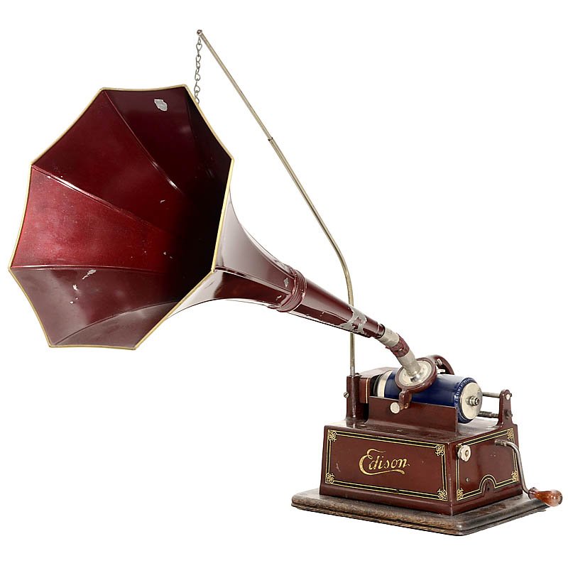 Phonograph "Edison Gem Model D", 1910: Phonograph "Edison Gem Model D", 1910 For 2- and 4-minute cylinders, serial no. 316141D, K reproducer, with red 8-panel "Fireside" horn, crane and 1 cylinder. Good playing condition! Phonograph "Ediso