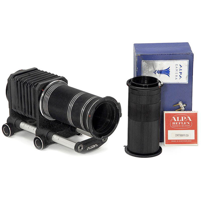 Bellows for Alpa Reflex: Bellows for Alpa Reflex Pignons, Switzerland. 1) Bellows for Alpa Reflex. - 2) 2 x tubes. - And: 3) 2 tubes (adapter) and synchro plug. Balgengerät für Alpa Reflex Pignons, Schweiz. 1) Balgengerät