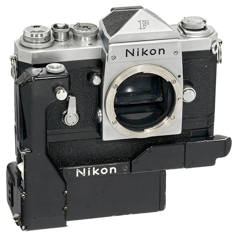 Nikon F Eyelevel "Red Dot" with Motor, 1966: Nikon F Eyelevel "Red Dot" with Motor, 1966 Nippon Kogaku, Japan. No. 6602417, with "red dot" number, motor F 36, no. 100792, working. Nikon F Eyelevel "Red Dot" mit Motor, 1966 Nippon Kogaku, Japan.