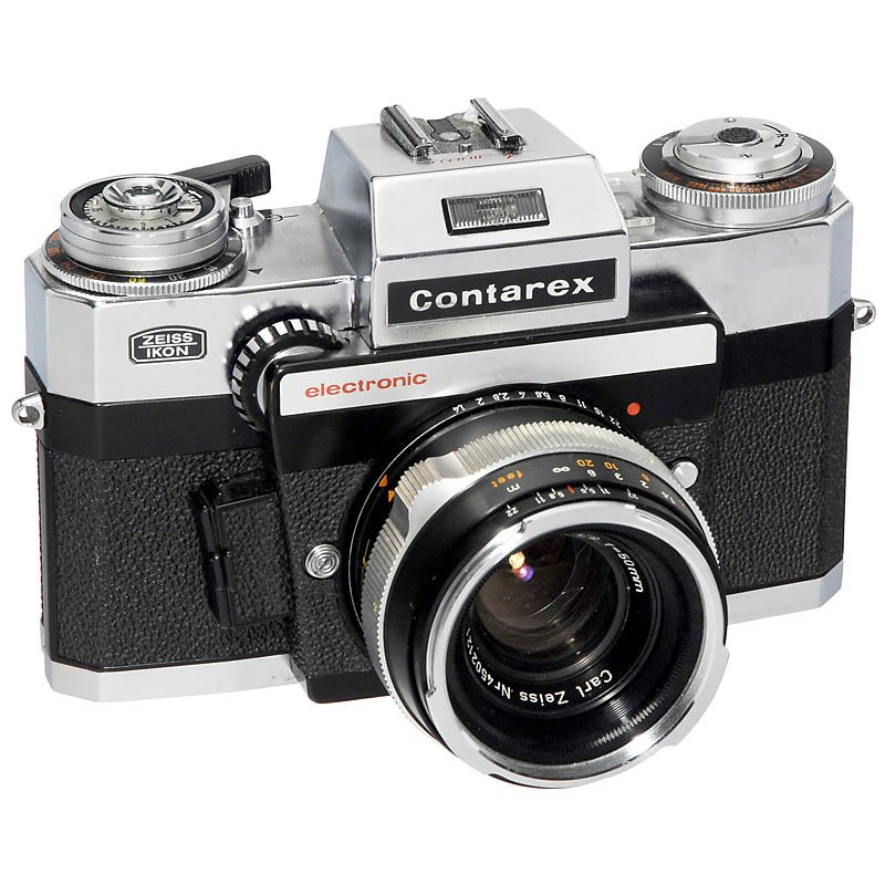 Contarex electronic, 1968: Contarex electronic, 1968 Zeiss Ikon, Stuttgart. Nr. G 37213, chrome, "Blitz"-Planar 2/50 mm, all shutter speeds one time, light meter not tested, case and lens cap. Contarex electronic, 1968 Zeiss Ik