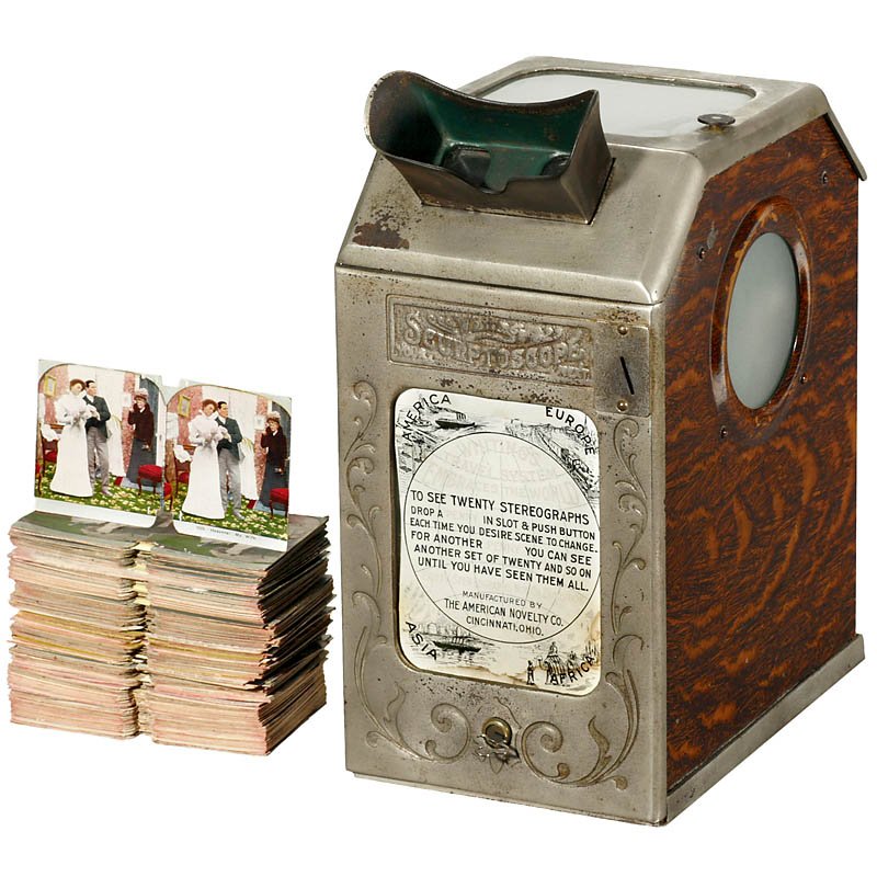 Whitings Sculptoscope: Whitings Sculptoscope The American Novelty Co., Cincinnati, Ohio. Coin stereo viewer, tin body, with approx. 200 stereo cards, colored, size of the cards: 8 x 15 cm. Height of the viewer: 15 in. Rare 