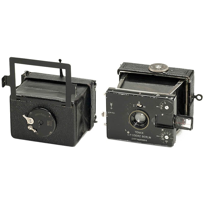 Vest-Pocket Tenax and Liliput: Vest-Pocket Tenax and Liliput 1) Goerz, Berlin. Vest-Pocket Tenax 4,5 x 6, 1908, strut construction, with unusual lens "Berthiot Olor Serie IIa 5,7", shutter 1-1/250 sec., focusing screen back, with c