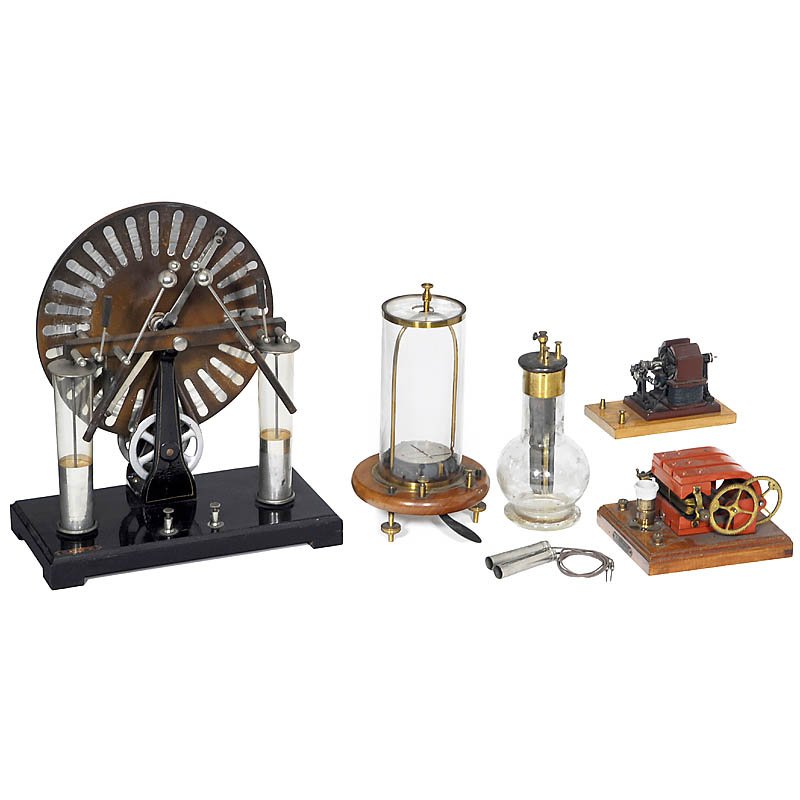Lot of Physical Demonstration Models, c. 1920: Lot of Physical Demonstration Models, c. 1920 1) Wimshurst's electrostatic machine, manufacturer "Fritz Saran, Halberstadt", discs Ø 10 1/5 in., without crank. - 2) Galvanometer, manufacturer "W.J. H