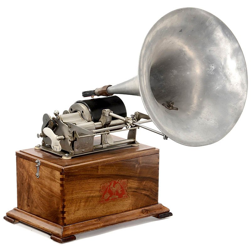 "Pathé Coq" Phonograph, c. 1905: "Pathé Coq" Phonograph, c. 1905 French cylinder machine for standard and concert rolls (with a special mandrel adaptor), aluminum horn, works, but needle defective. With 4 concert cylinders, 5 empty 