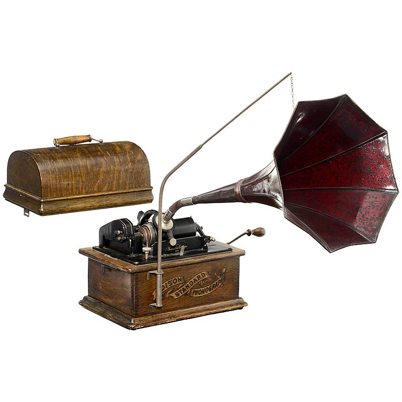 "Edison Standard" Phonograph: "Edison Standard" Phonograph 2- and 4-minute gearing, model K reproducer, with original 8-petal maroon Cygnet horn and crane. With 1 cylinder. - Plays very well! Walzen-Phonograph "Edison Standard" F�