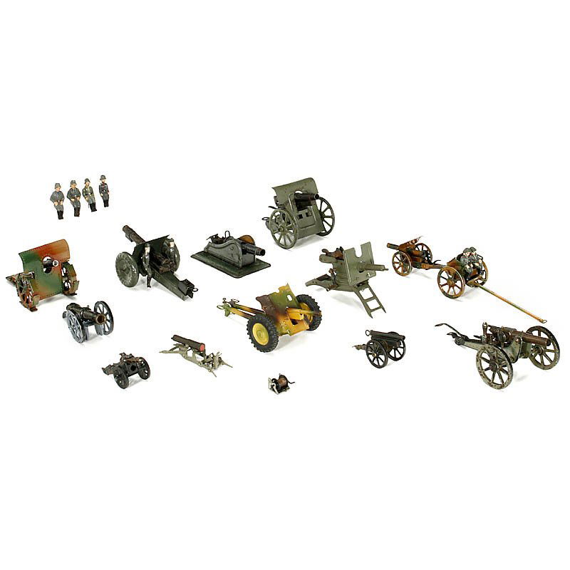 Collection of Toy Cannons by "Märklin" and other M: Collection of Toy Cannons by "Märklin" and other Manufacturers, from 1915 1) "Märklin" mortar cannon no. 8045/0. - 2) "Märklin" field gun no. 8042/1. - 3) "Märklin" machine-gun no. 8033. - 4) "Mä