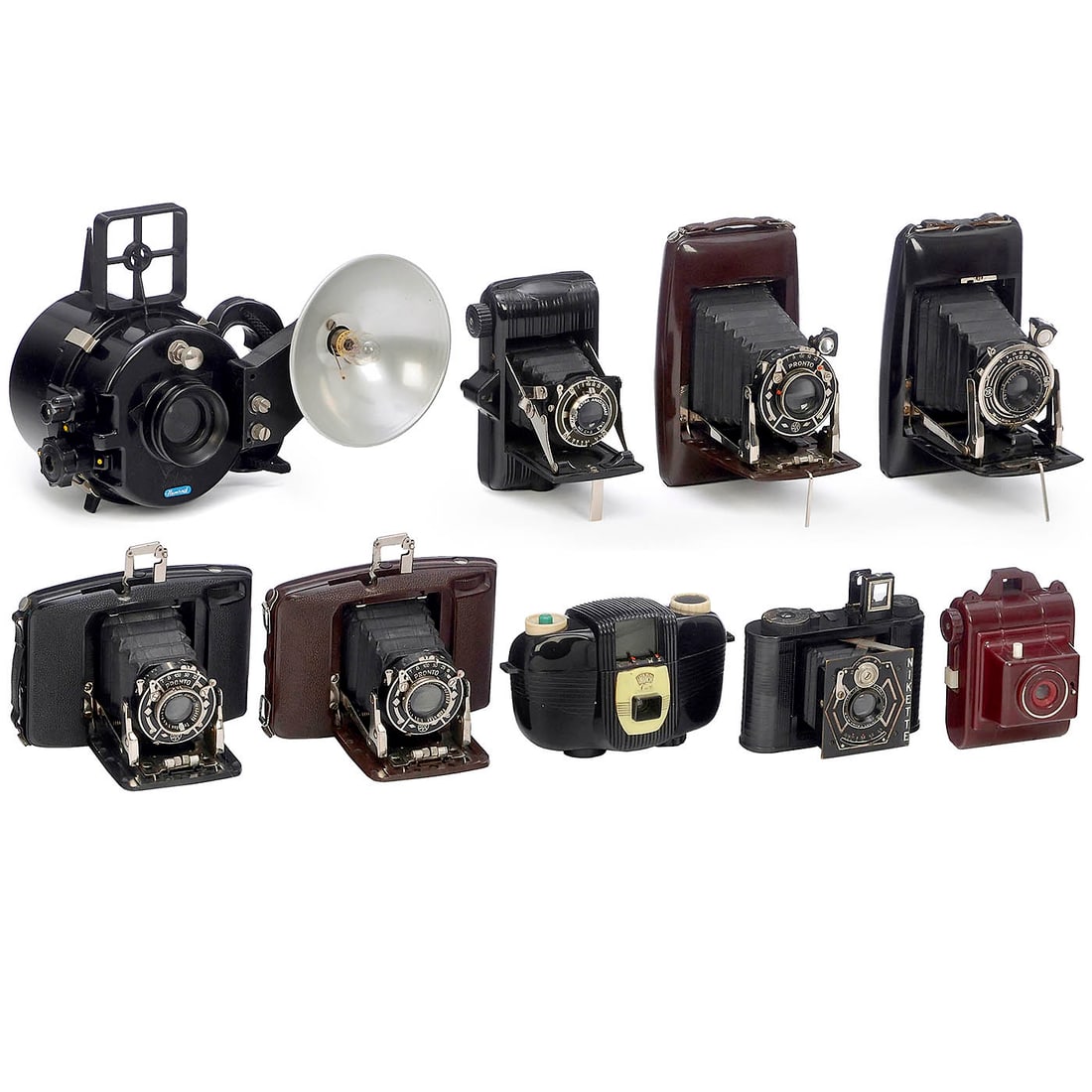 9 Beautiful Bakelite or Plastic Cameras, c. 1930–60: 9 Beautiful Bakelite or Plastic Cameras, c. 1930–60 1) Indra-Camera, Frankfurt. Indra-Lux, c. 1949, 4 x 4 cm, rare and sought-after camera from the beginning of the German economic revival! (3/3
