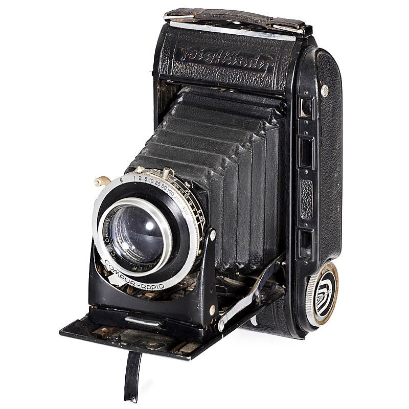 Entfernungsmesser-Bessa (Bessa RF), 1949 (!): Entfernungsmesser-Bessa (Bessa RF), 1949 (!) Voigtländer, Braunschweig. Final production of the Bessa RF, with Color-Heliar 3,5/105 mm in Compur-Rapid 1-1/400 sec., synchronized, leather covering, de